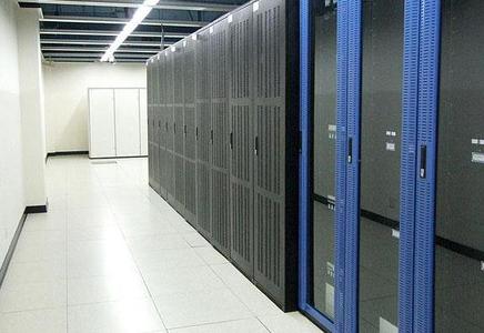 站長(cháng)，你還在用美國主機嗎？